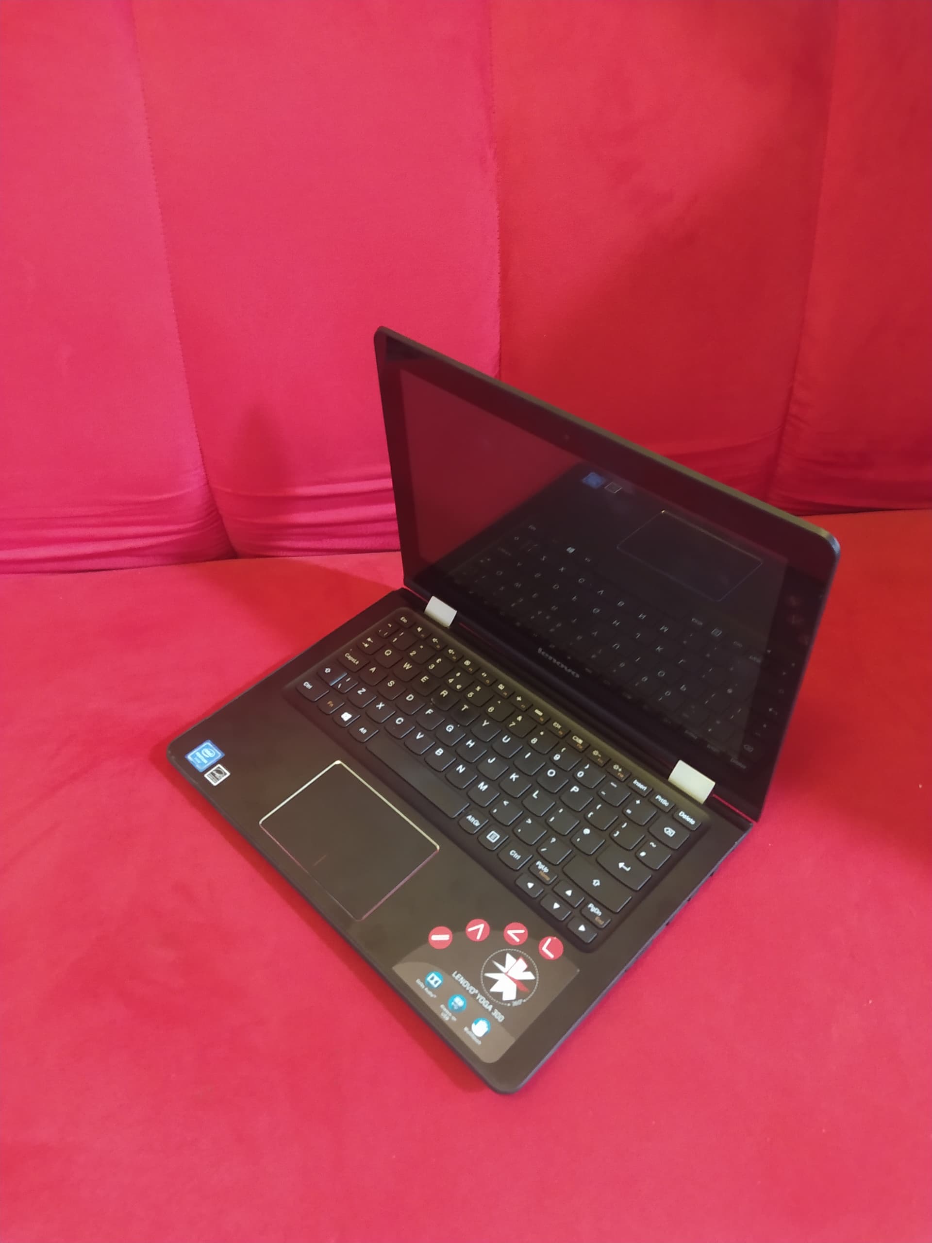 Lenovo yoga 300