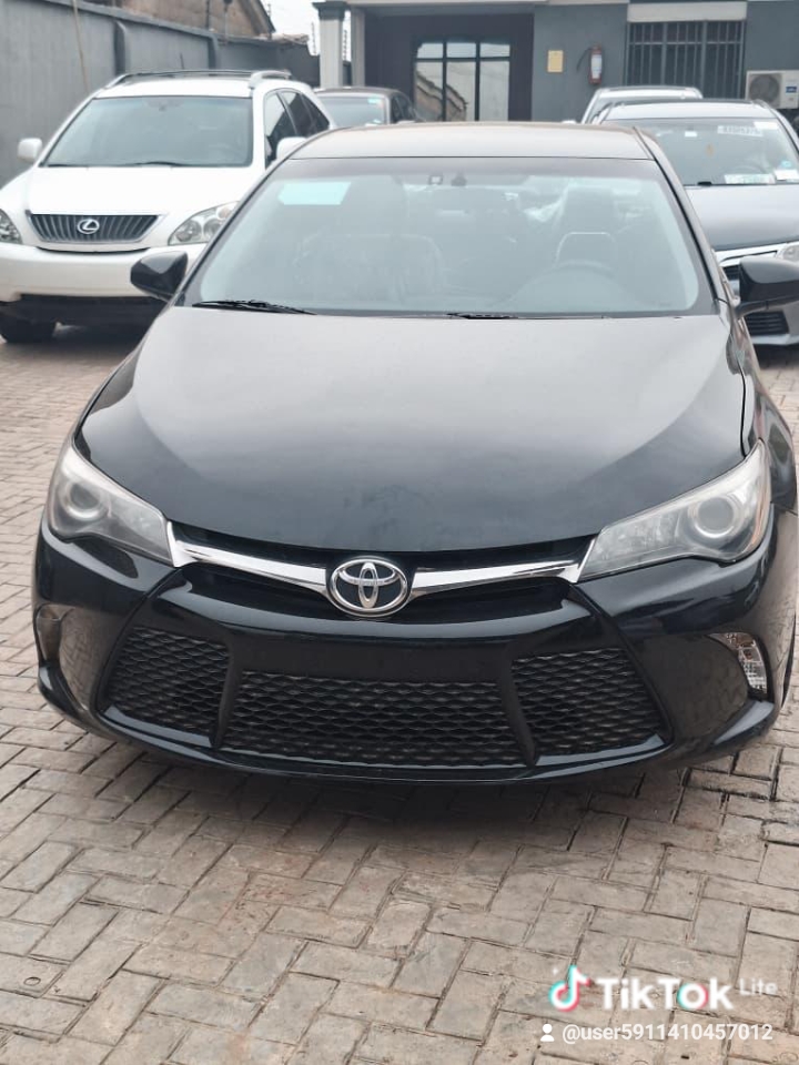 Toyota Camry sport 2017model